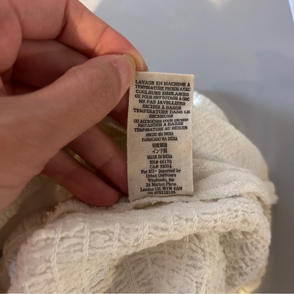 Free People x Jen’s Pirate Booty Gauzy Toy Machine Top Twist Cropped Size Medium - Picture 13 of 14